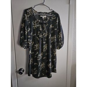 LC LAUREN CONRAD Floral DRESS Size 4 Gray Flowered Print Pleated Detail Shift